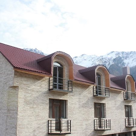 Hotel Gergeti Казбеги Екстериор снимка